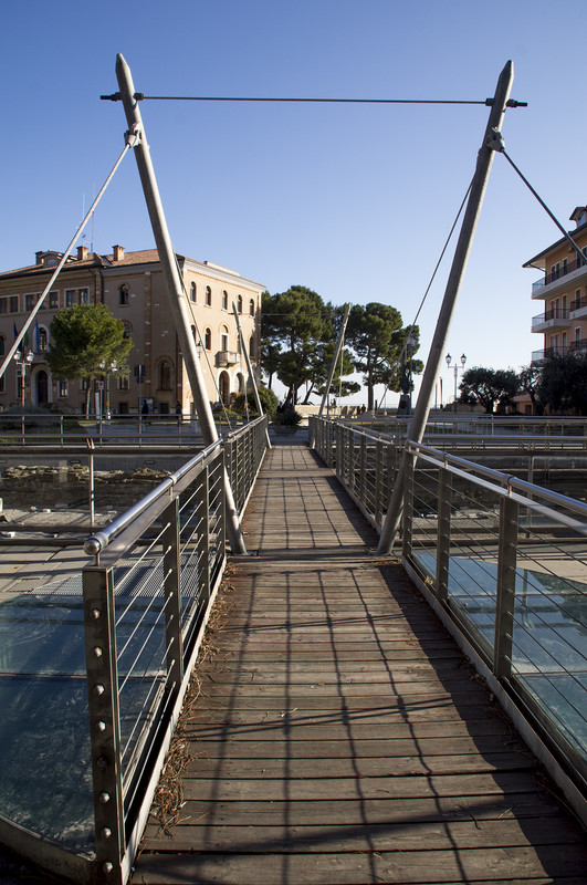 ''ponte sopra i resti romani'' - Grado