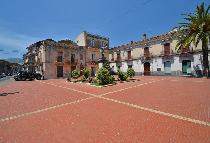 ''Linguaglossa – Piazza municipio 3'' - Linguaglossa