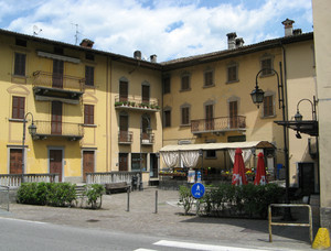 Piazza Martiri di Cantiglio