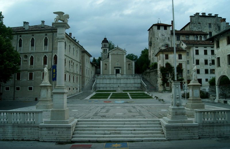 ''Chi fotografa in compagnia, di certo non soffre di nostalgia.'' - Feltre