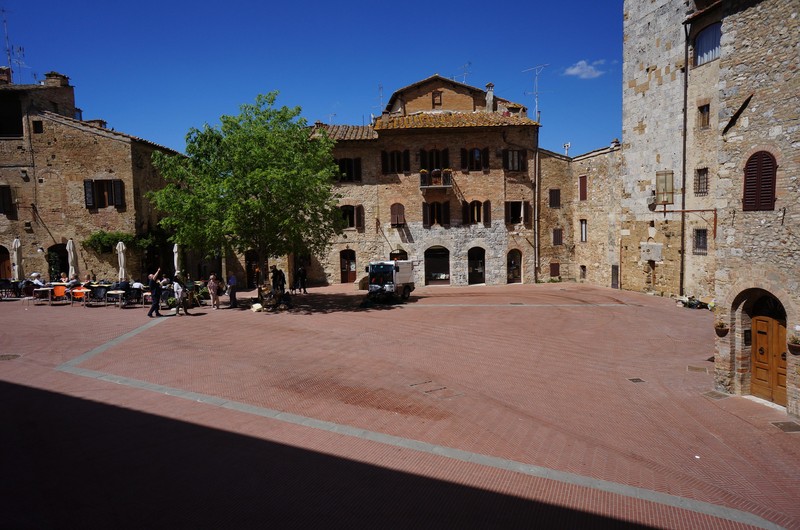 ''San Gimignano – Piazza delle Erbe'' - San Gimignano