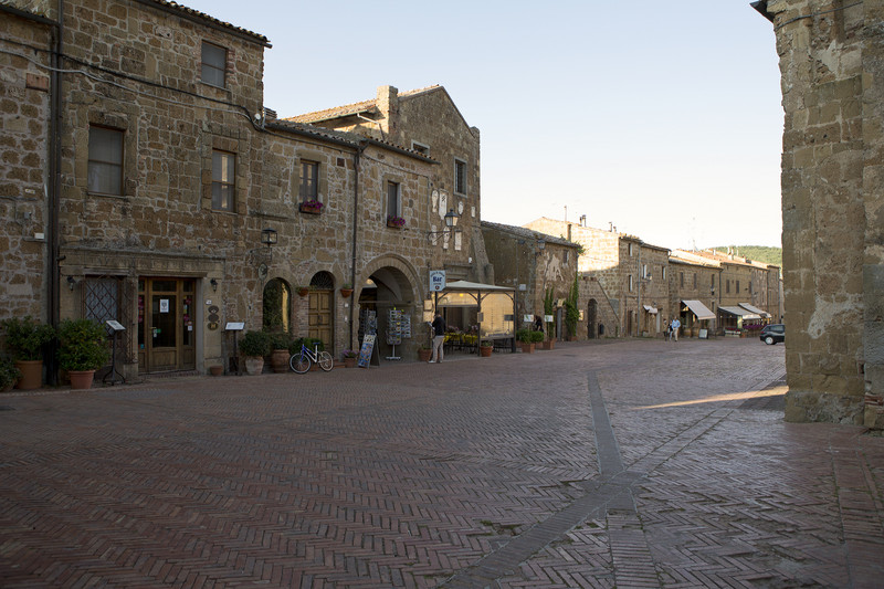 ''la piazza di Sovana'' - Sorano