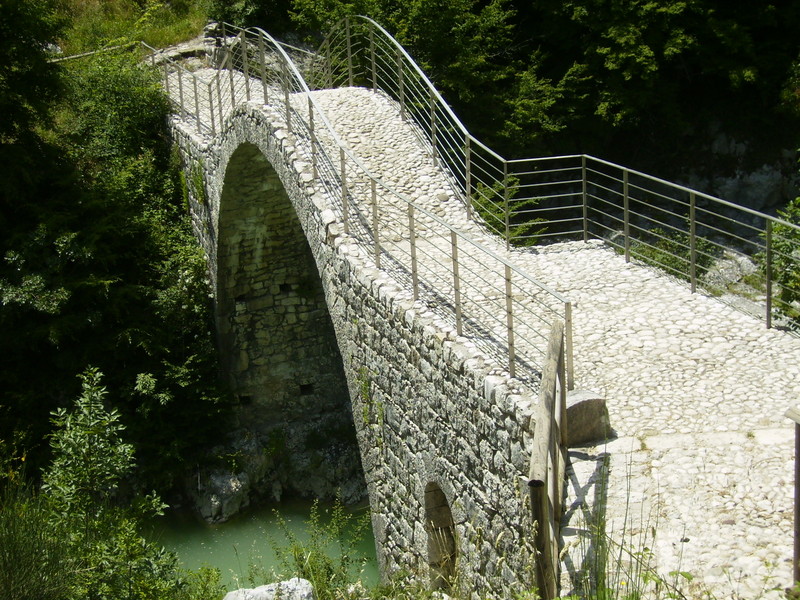 ''Ponte di Annibale sul Tiferno'' - Cerreto Sannita