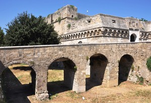 Ponte del Castello Normanno-Svevo-Aragonese