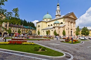 Altra vista di piazza Carli