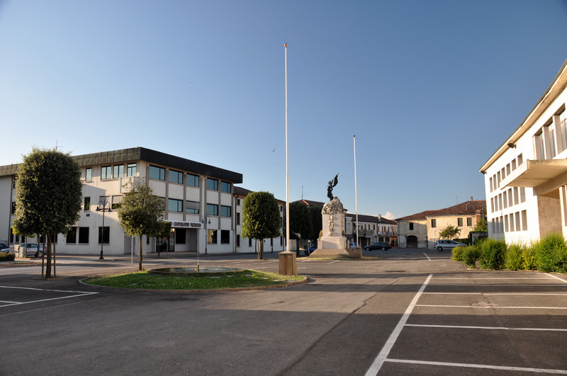 ''Piazza IV Novembre'' - Pojana Maggiore