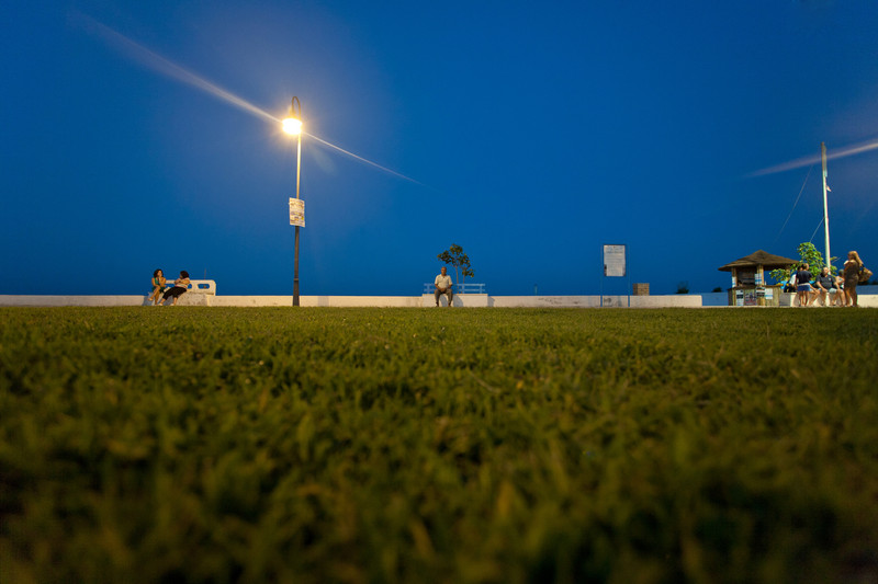 ''Uno spiazzo sul lungomare'' - Bianco