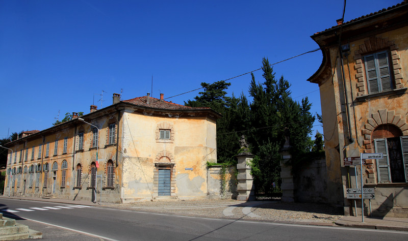 ''piazza G. Trivulzio'' - San Fiorano