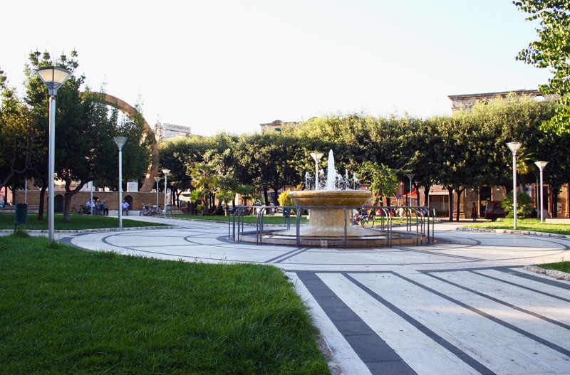 ''Piazza  V. Emanuele III'' - Manduria