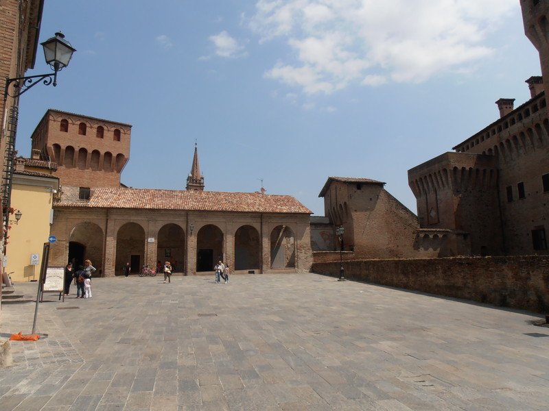 ''Piazza dei Contrari'' - Vignola
