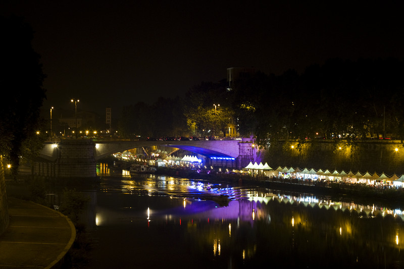 ''di notte è tutto più colorato!!!!'' - Roma