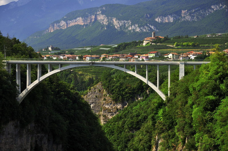 ''Un ponte sul baratro'' - Taio