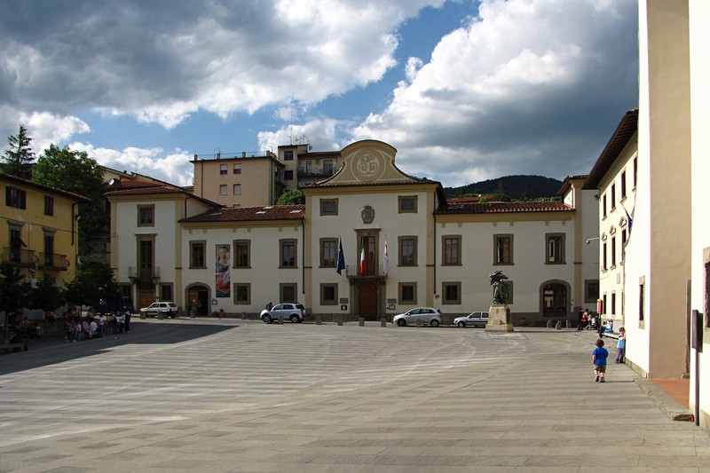 ''Pomeriggio in piazza a Pontassieve'' - Pontassieve
