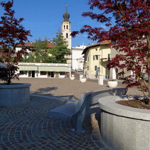Il campanile sullo sFondo