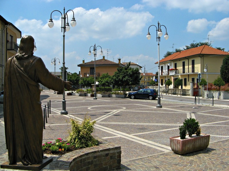''A protezione della piazza'' - Roncello