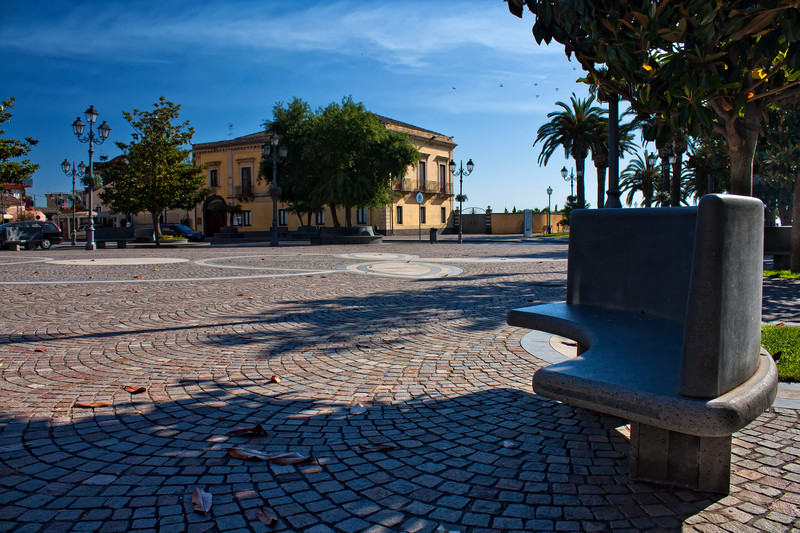 ''L’attesa, o vuota solitudine esistenziale…'' - Aci Bonaccorsi