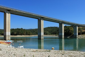 Un ponte del Lago di Bilancino