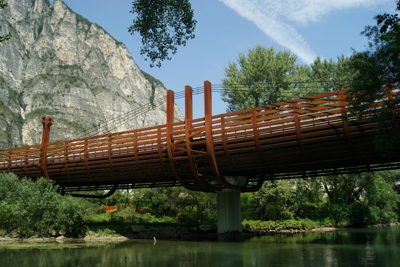 ''Kouri dèyè yon zanmi'' - Mezzolombardo