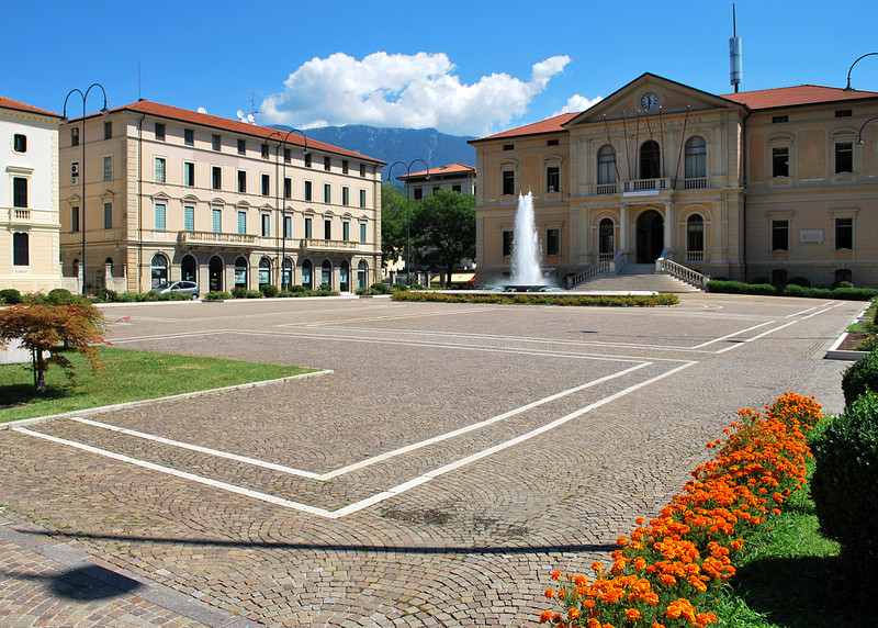 ''una bella piazza'' - Vittorio Veneto
