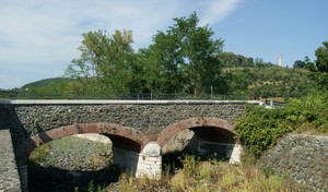 E tu candu sei paltutu suldatu piagnii come unu stèddu….