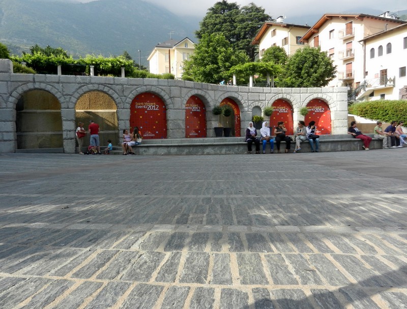 ''Chiacchiere in piazzetta'' - Saint-Vincent