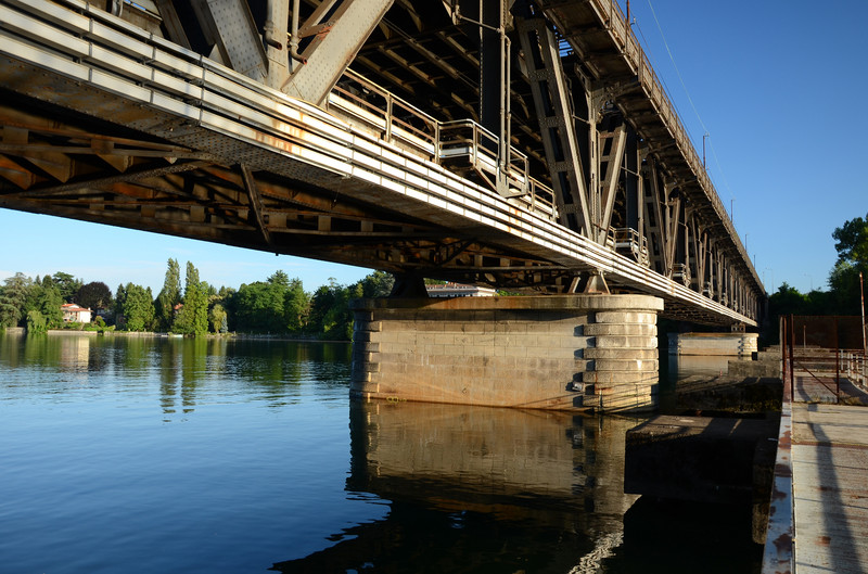 ''Da sotto in su'' - Castelletto Sopra Ticino