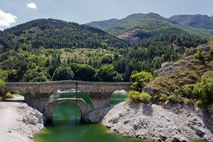 Ponte nel lago di San Domenico