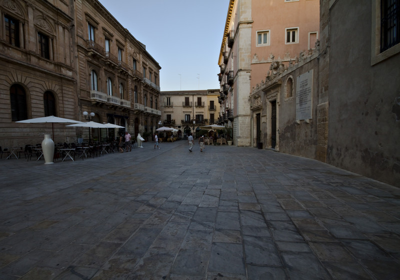 ''Piazza Minerva.'' - Siracusa