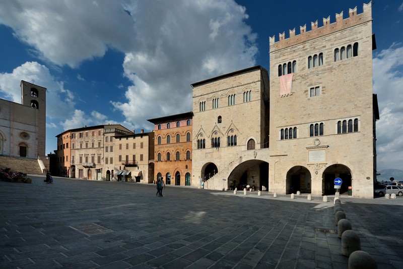 ''Nel centro della storia'' - Todi