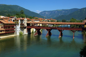 …ancora il ponte Degli Alpini..