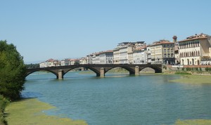 Sul lungarno a Firenze