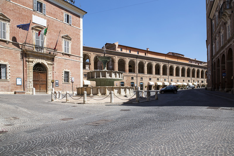 ''In piazza dopo mangiato'' - Fabriano