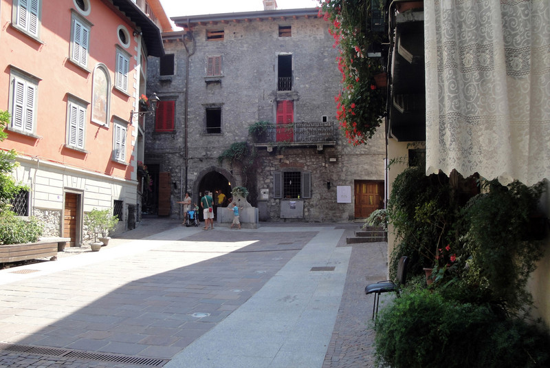 ''Bienno la piazza fiorita'' - Bienno