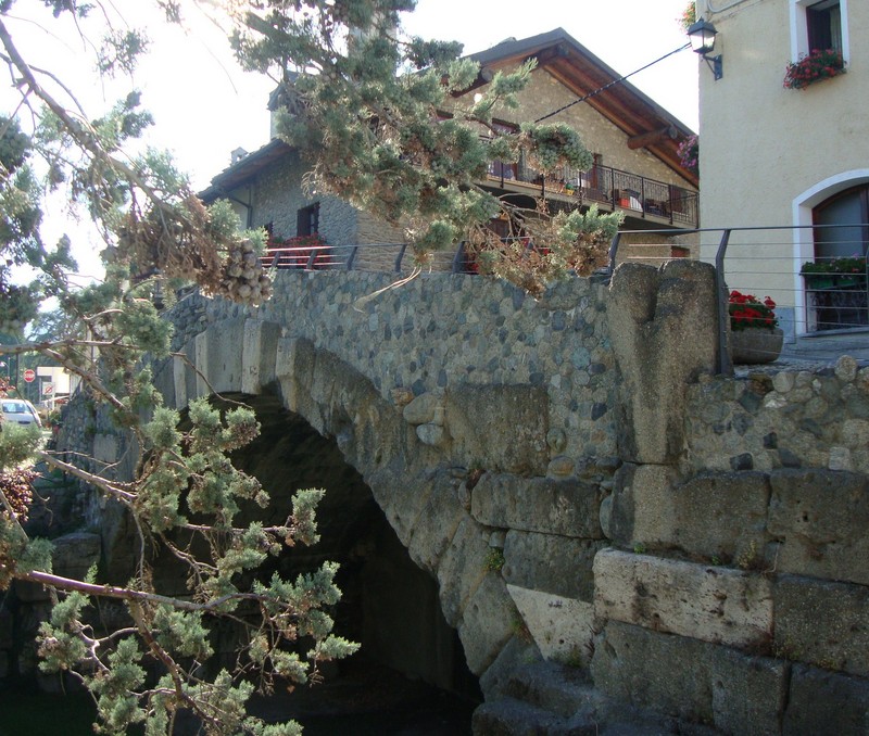 ''Ponte di Pietra'' - Aosta