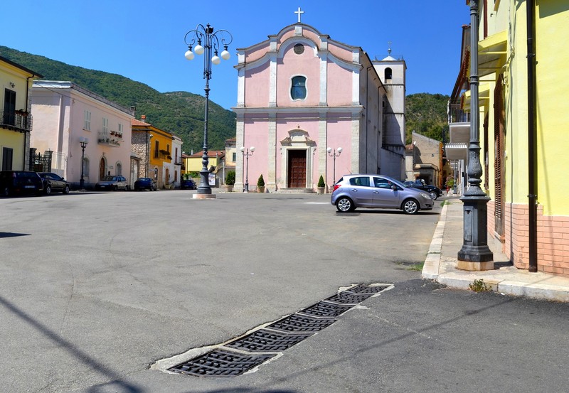 ''” Quiete a mezzogiorno di mezzo Agosto ” – Piazza G.Pepe – Pozzilli ( Isernia )'' - Pozzilli