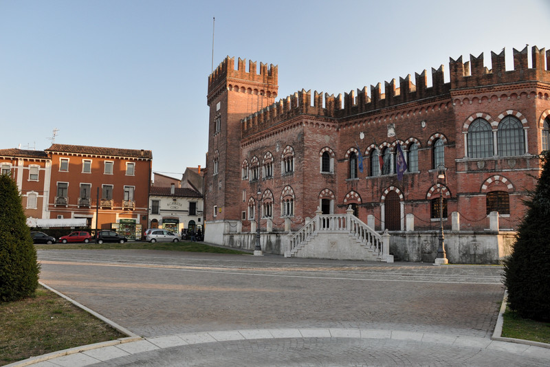 ''Piazza Capitaniato'' - Cologna Veneta