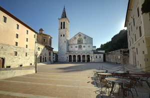 Spoleto Piazza del Duomo