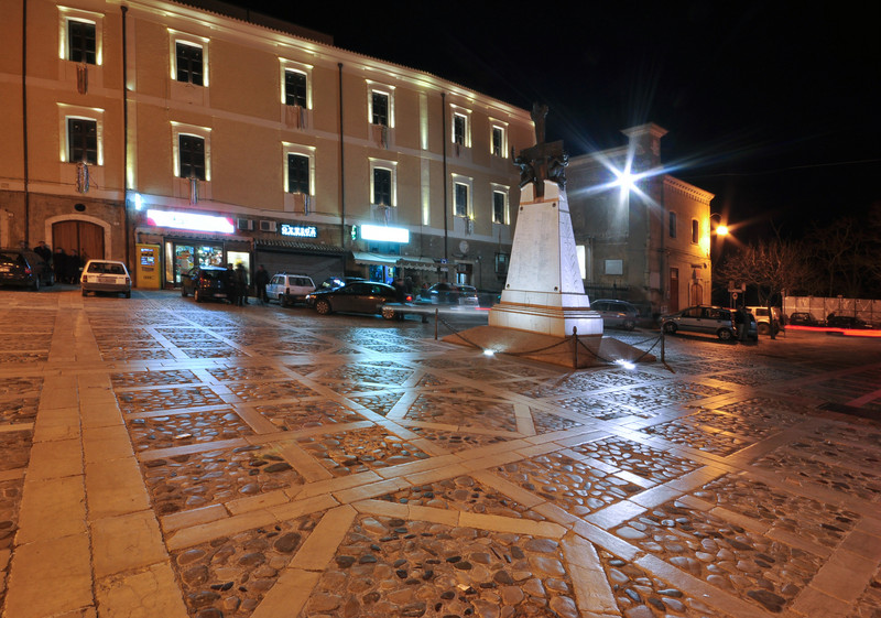 ''geometrie notturne in piazza a Tricarico'' - Tricarico