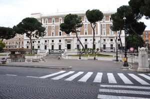 Piazza del Viminale, davanti al Ministero dell’Interno