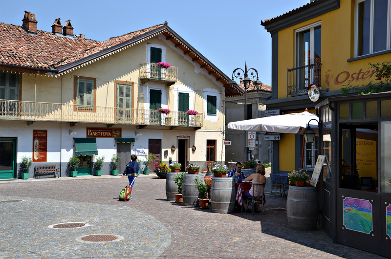 ''E per oggi ho fatto una buona scorta di barolo!'' - Barolo