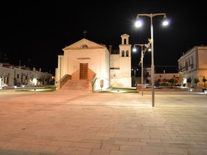 Piazza De Gasperi e Chiesa di San Pietro