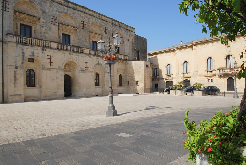 ''Piazza del Popolo…senza popolo…'' - Muro Leccese