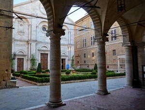 Piazza Pio II°