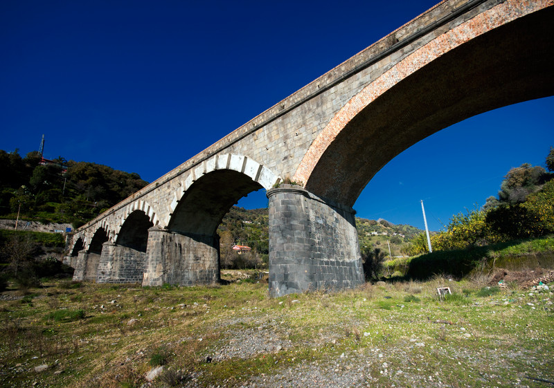''Puntiari è megghiu ‘i cusiri.'' - Graniti