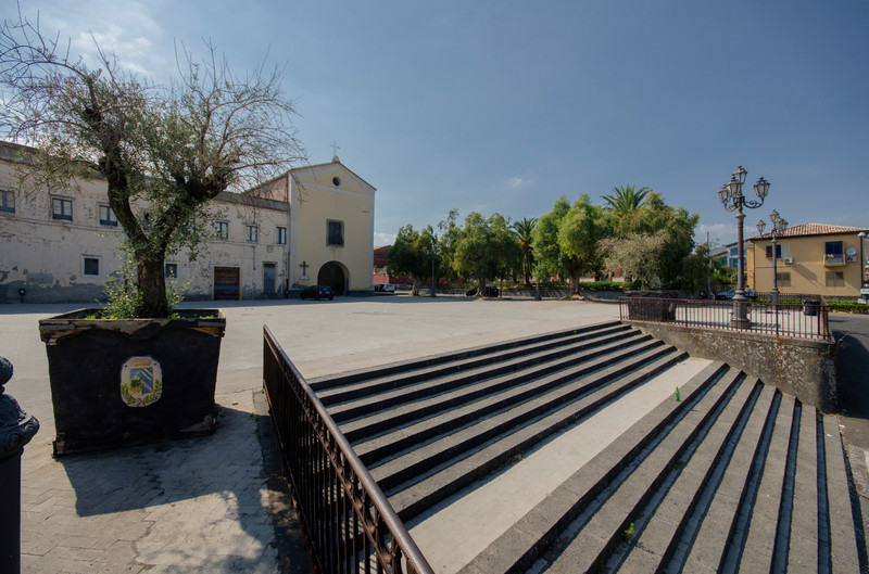 ''N capu a vaddara u cravunchiu.'' - Piedimonte Etneo