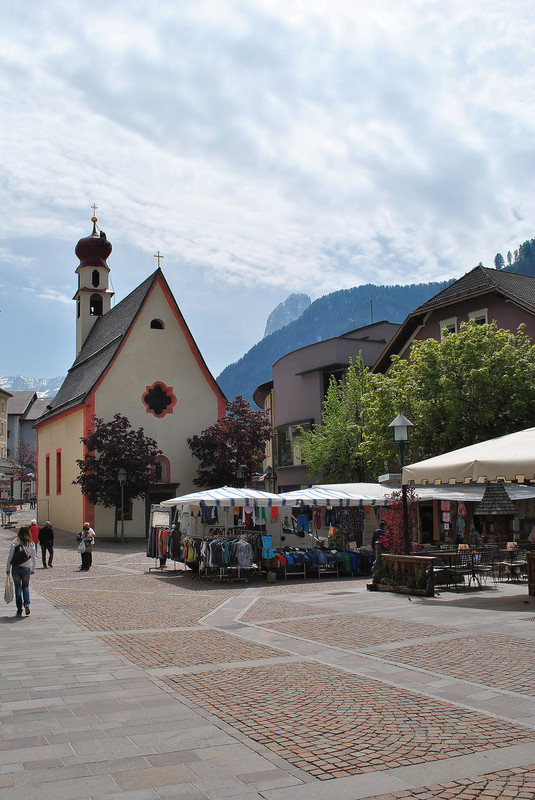 ''Giorno di mercato'' - Ortisei