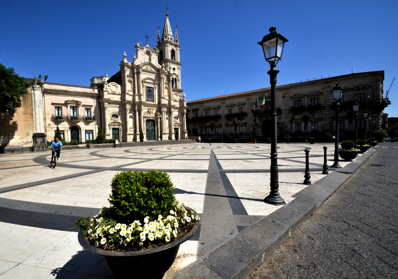''Un Giro in Piazza'' - Acireale