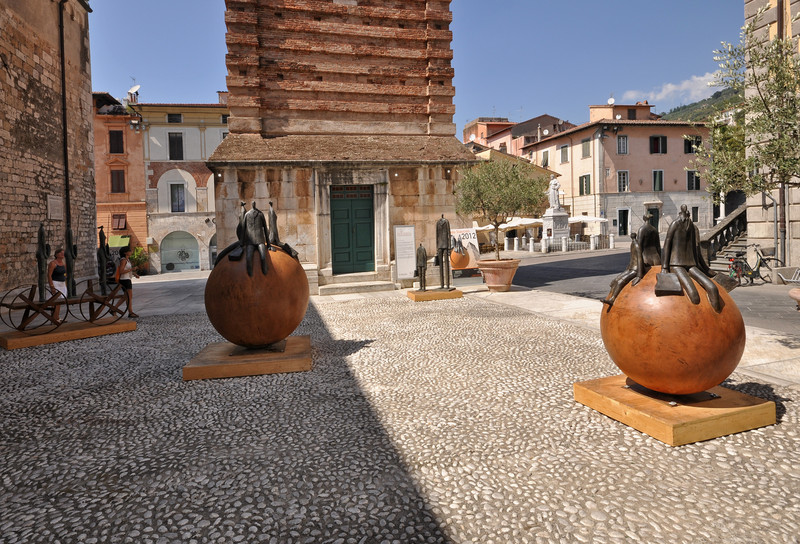 ''sculture in piazza'' - Pietrasanta