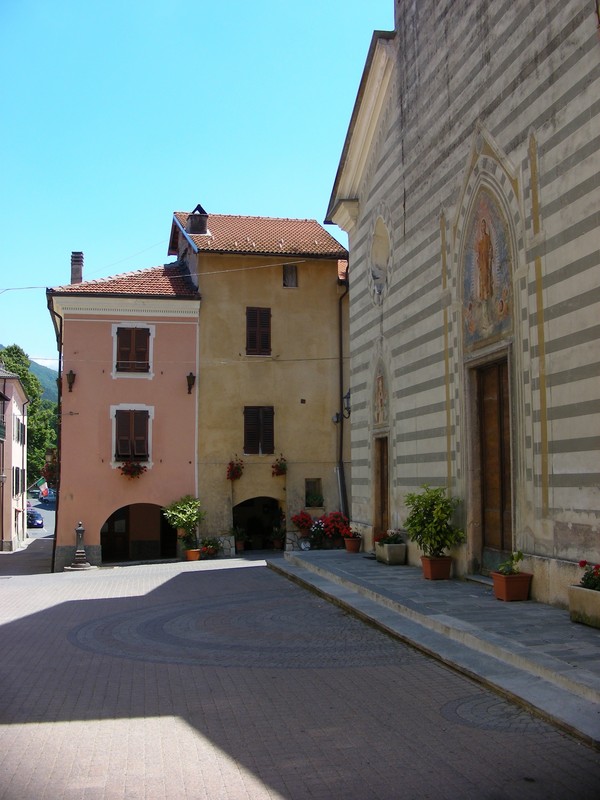 ''Piazza S. Lorenzo'' - Calizzano