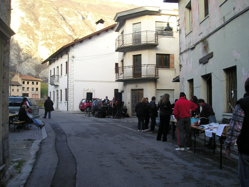 ''Piazzetta ex Municipio – Erto vecchia (PN)'' - Erto e Casso